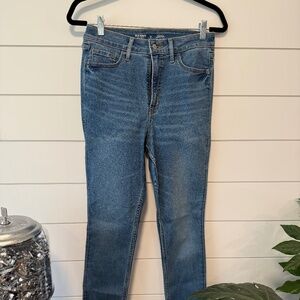 Old Navy Extra High-Rise Rockstar Super Skinny - Size 10